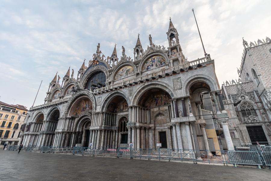 Markusplatz, Blick auf Markusdom, Venedig, Venezia, Italien.