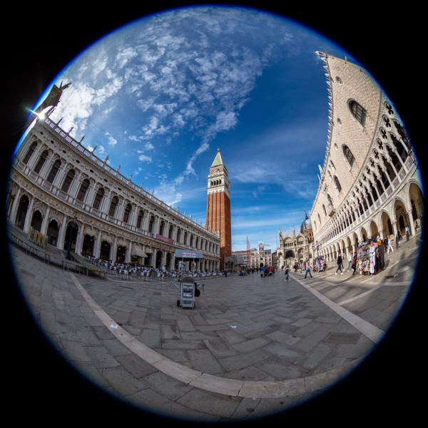 Markusplatz, Blick auf Markusdom und Dogenpalast, Venedig, Venezia, Italien.