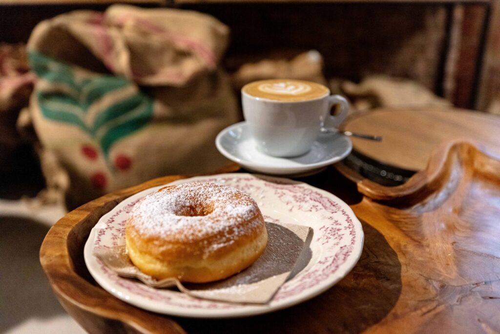 Coffee and donuts, typical Venetian specialties at the Torrefazione Cannareggio