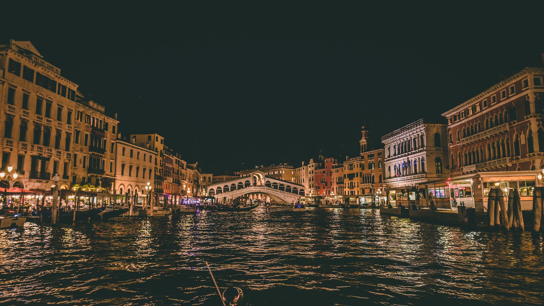 City tours in Venice by night are fantastic, and often there are no tourists in the city.
