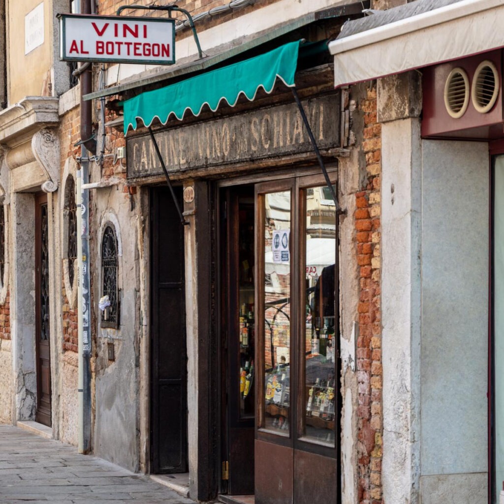 The Cantine del Vino già Schiavi is a great place for a wine and prosecco tasting tour in Venice.