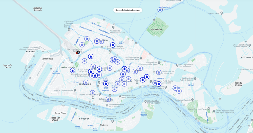 Der Bahnhof Santa Lucia in Venedig ist umgeben von Gepäckaufgabebüros.