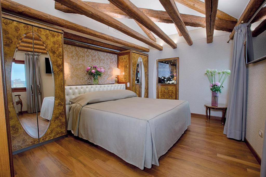 Hotel Santa Chiara in Venedig ist direkt am piazzale roma