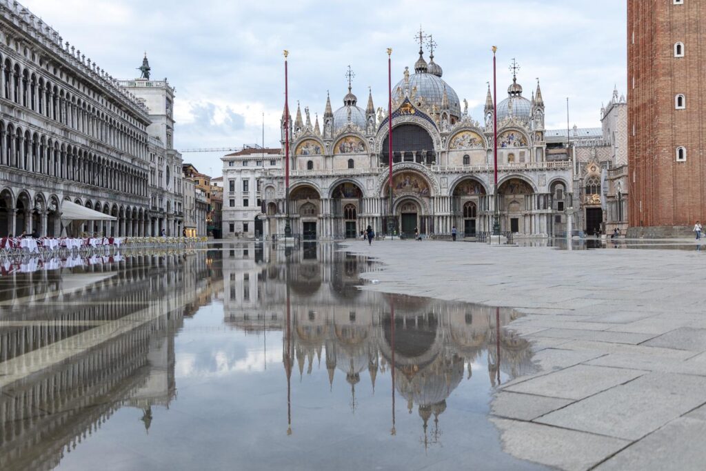 Der Markusdom am Markusplatz in Venedig. Basilica di San Marco an der Piazza San Marco.