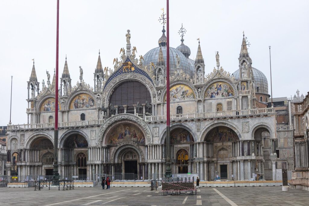 Zu den beliebten Veranstaltungen in Venedig in Oktober gehört die Biennale Musica