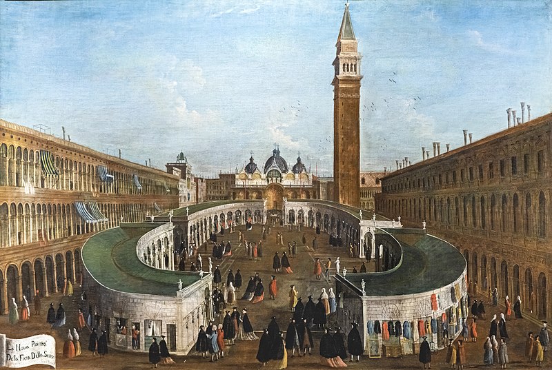 Die elliptische Aufstellung der Marktstände am Markusplatz zur Festa della Sensa in Venedig