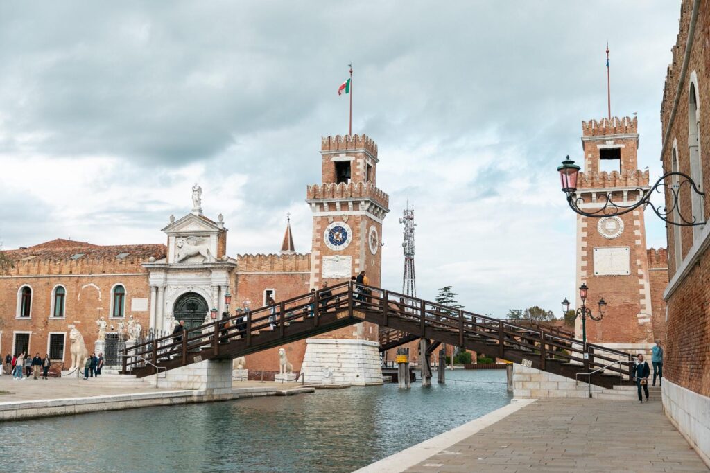 Castello und der Einganz zum Arsenale.
